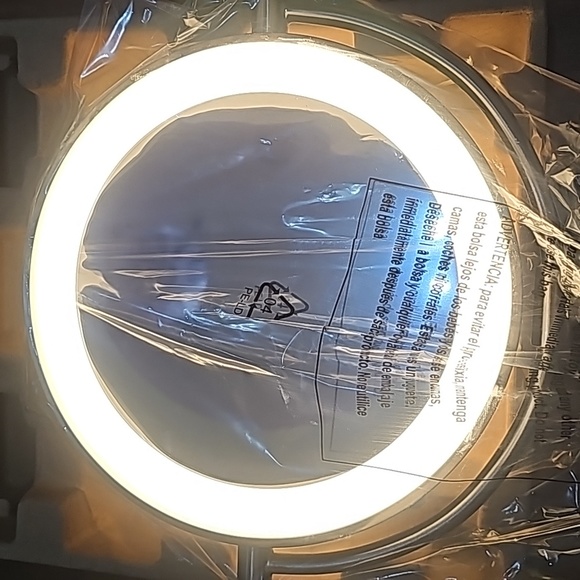 LED Vanity Mirror Large PLUG IN ONE ONLY New with box makeup Pleaese read ad - Picture 6 of 7